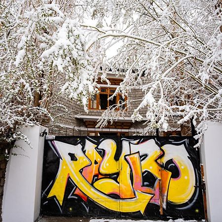 Raybo Hostel ليه المظهر الخارجي الصورة