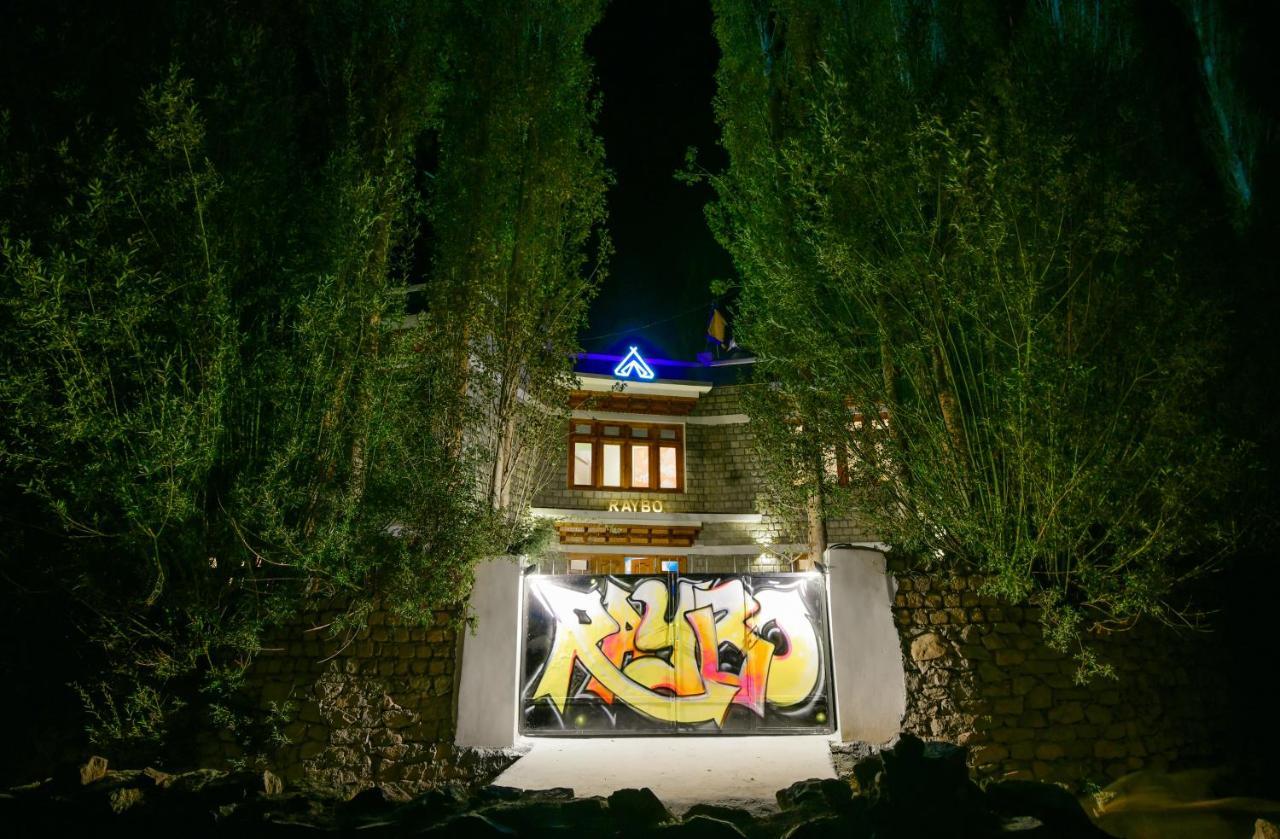 Raybo Hostel ليه المظهر الخارجي الصورة