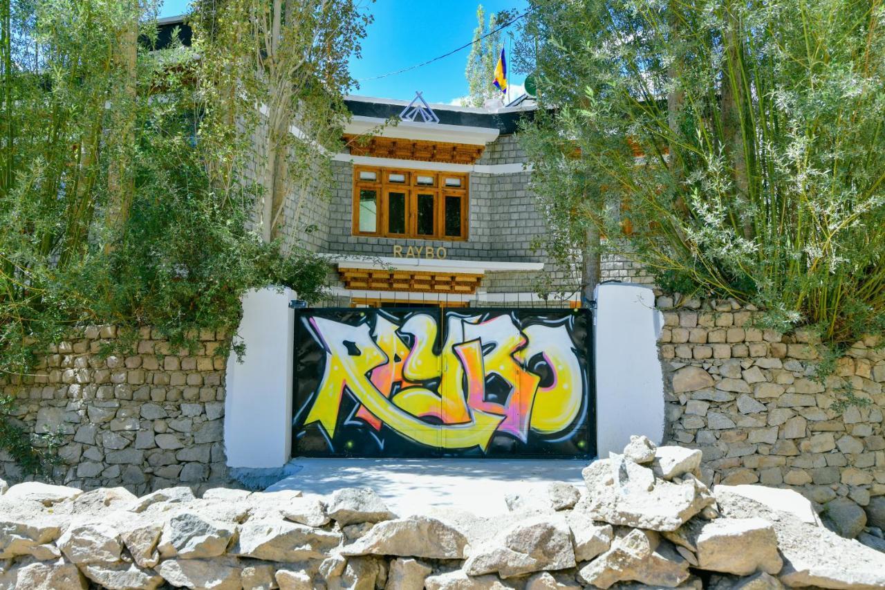 Raybo Hostel ليه المظهر الخارجي الصورة