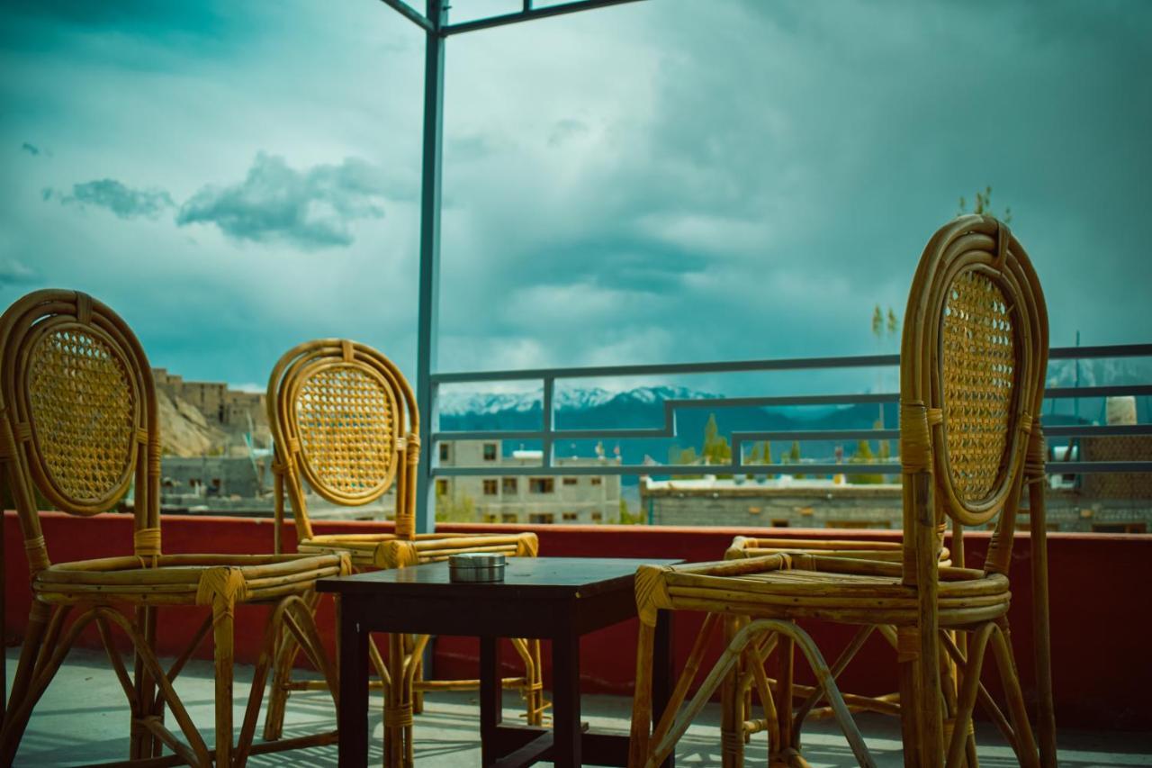 Raybo Hostel ليه المظهر الخارجي الصورة